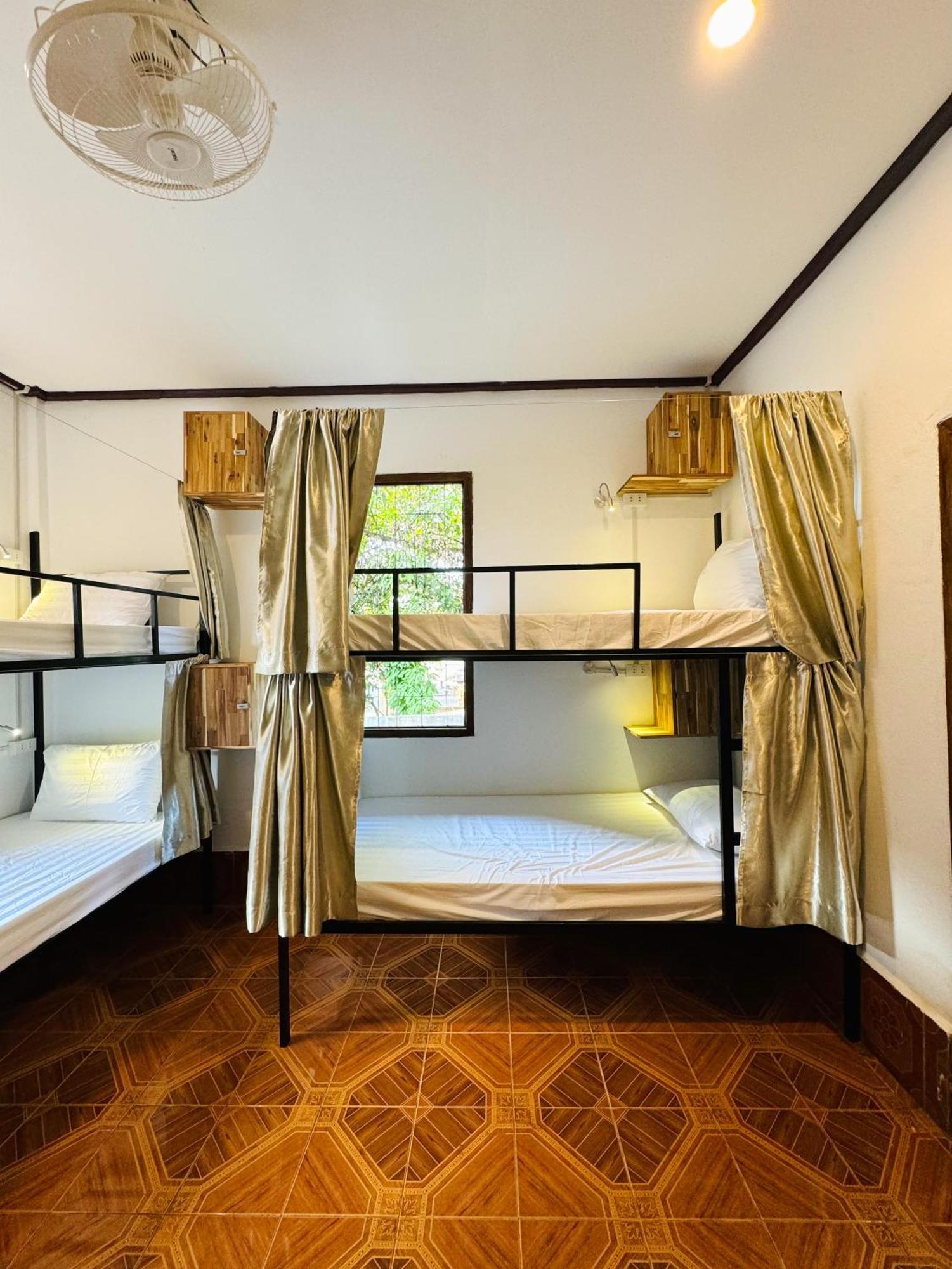 Sabai Sabai Backpackers Hostel Луангпхабанг Экстерьер фото