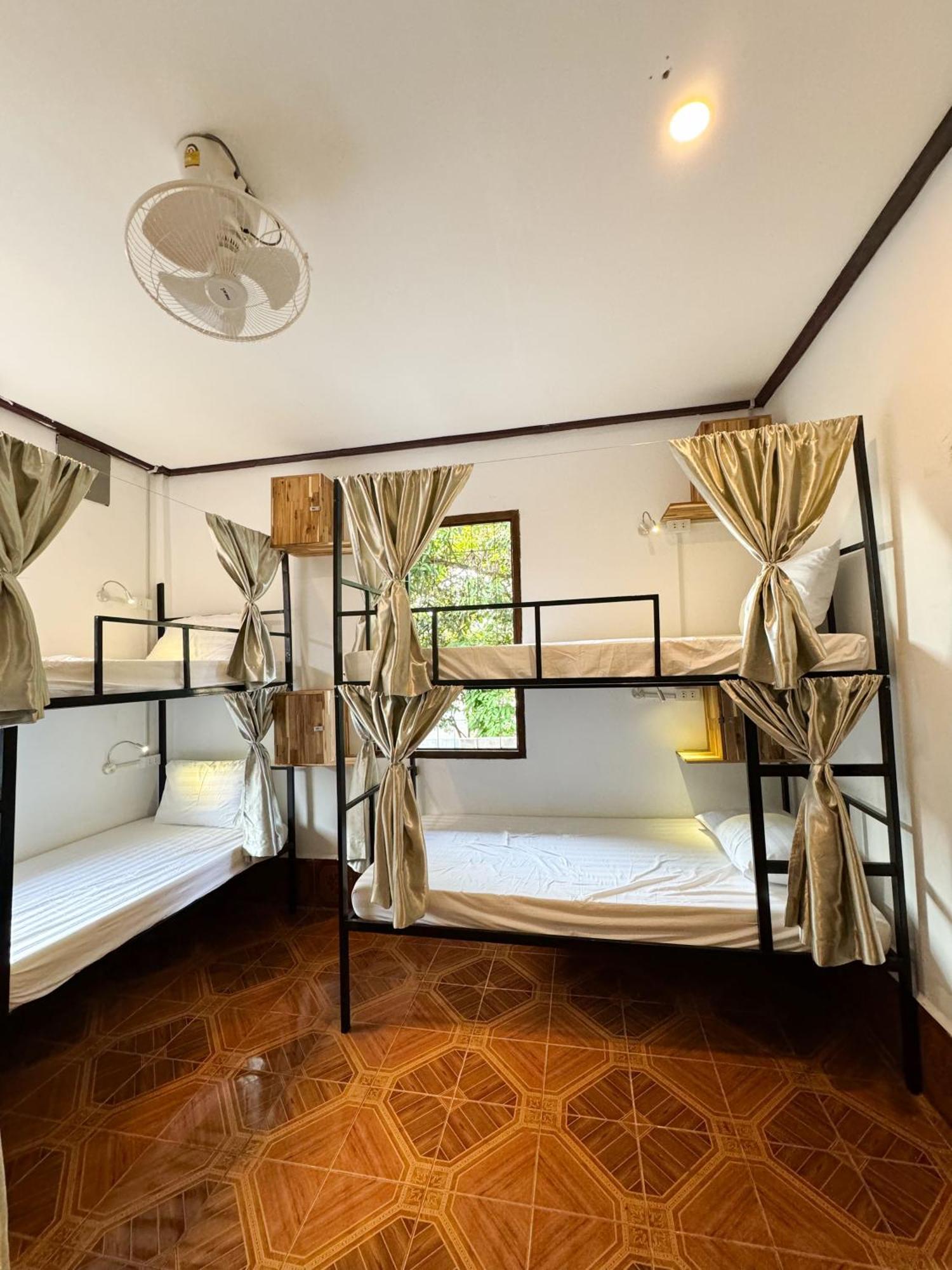 Sabai Sabai Backpackers Hostel Луангпхабанг Экстерьер фото